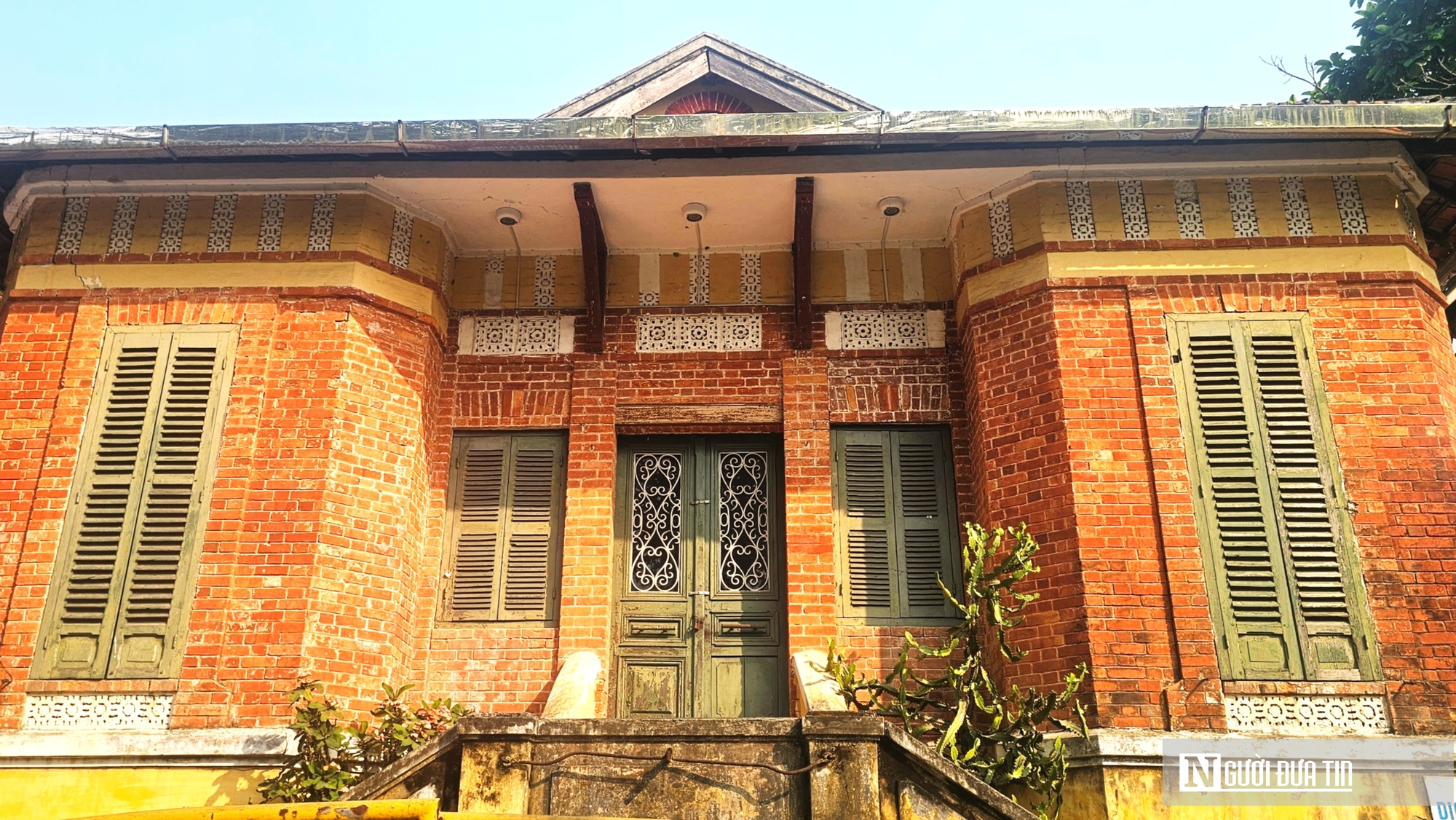 Cận cảnh biệt thự cổ trên đất “vàng” ở Huế chờ ngày “nhường chỗ” cho khách sạn cao cấp- Ảnh 3. Cận cảnh biệt thự cổ trên đất “vàng” ở Huế chờ ngày “nhường chỗ” cho khách sạn cao cấp- Ảnh 3.