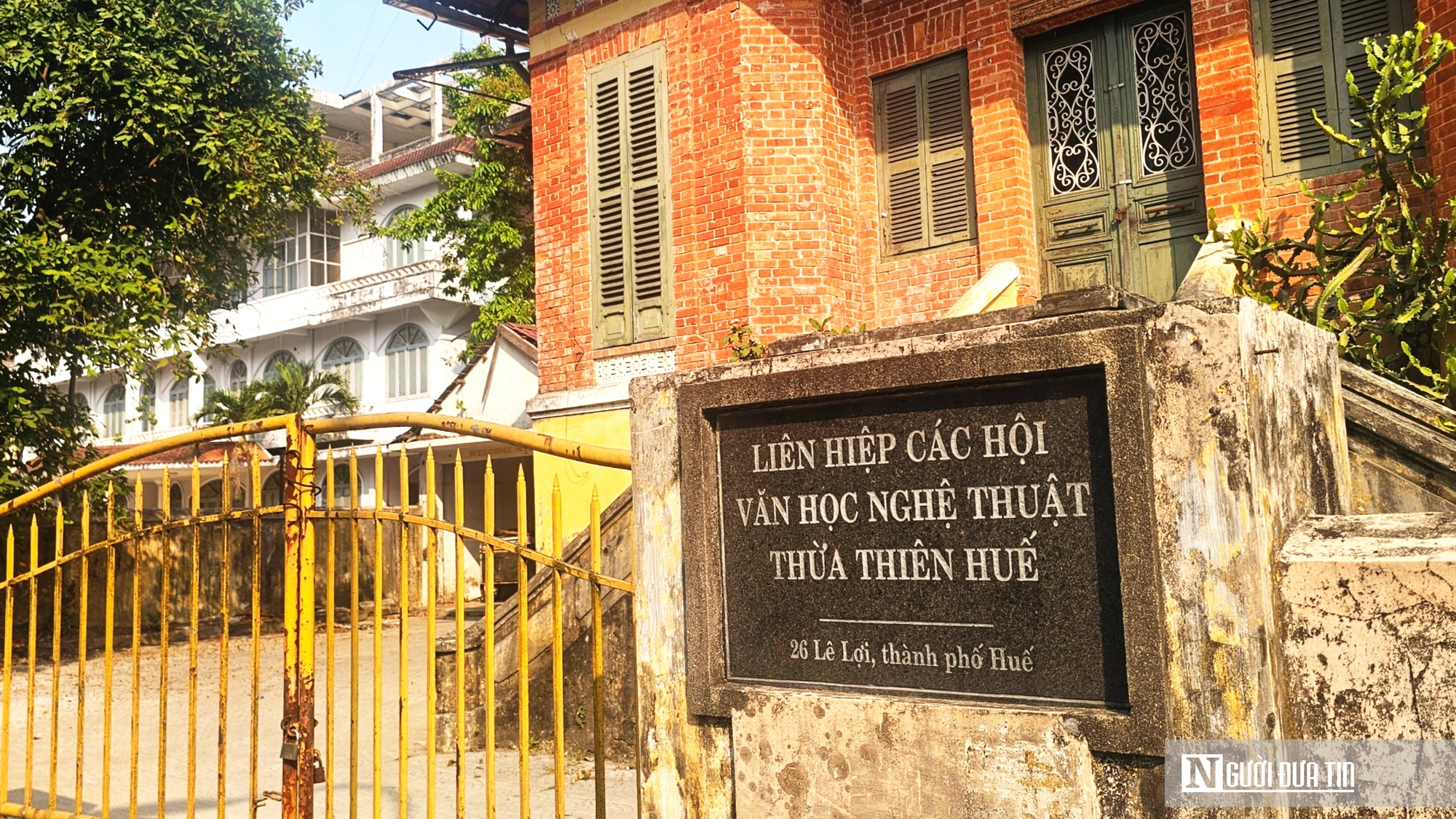 Cận cảnh biệt thự cổ trên đất “vàng” ở Huế chờ ngày “nhường chỗ” cho khách sạn cao cấp- Ảnh 4. Cận cảnh biệt thự cổ trên đất “vàng” ở Huế chờ ngày “nhường chỗ” cho khách sạn cao cấp- Ảnh 4.