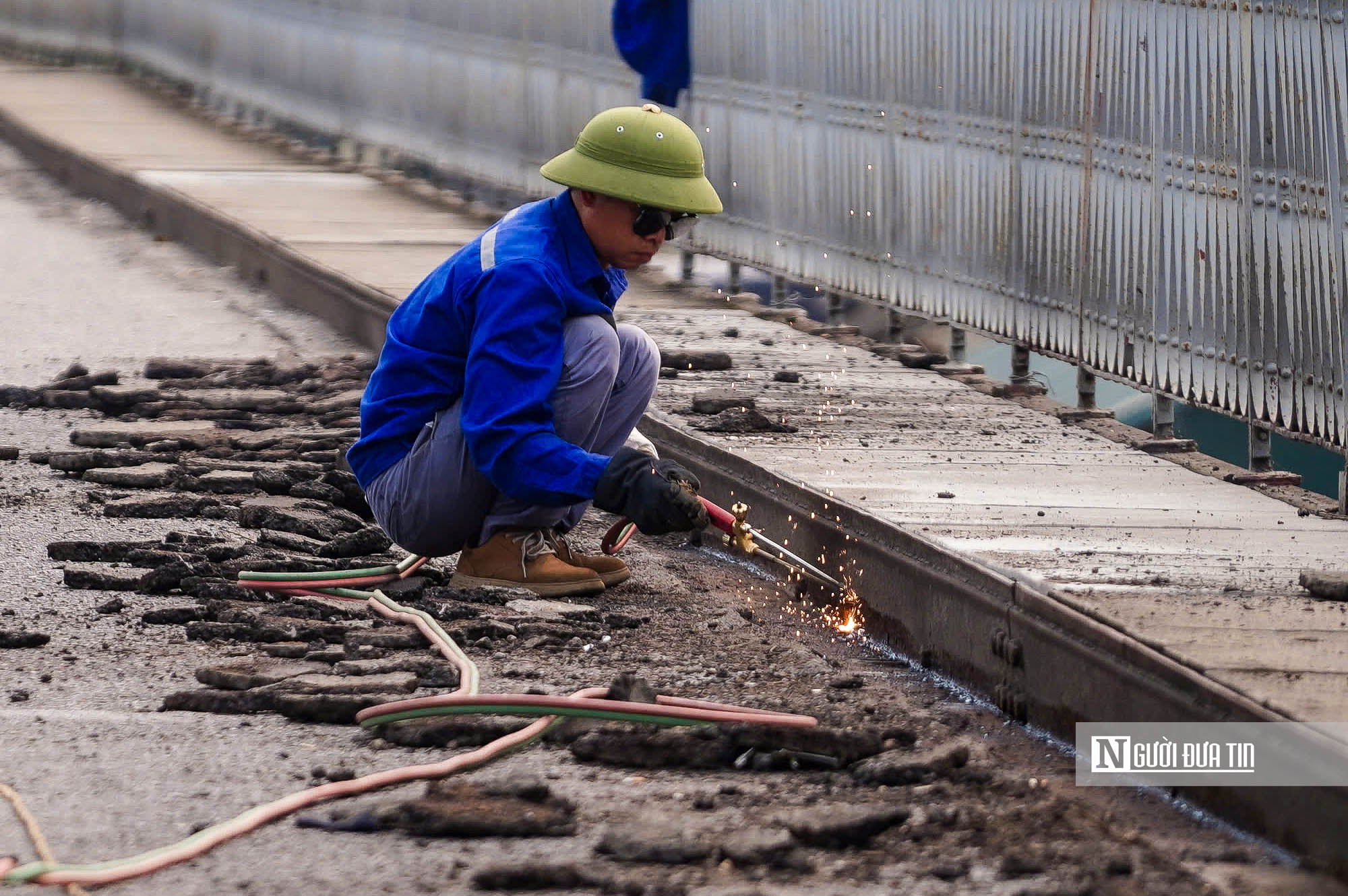 Cận cảnh sửa chửa cầu Long Biên - Ảnh 11.