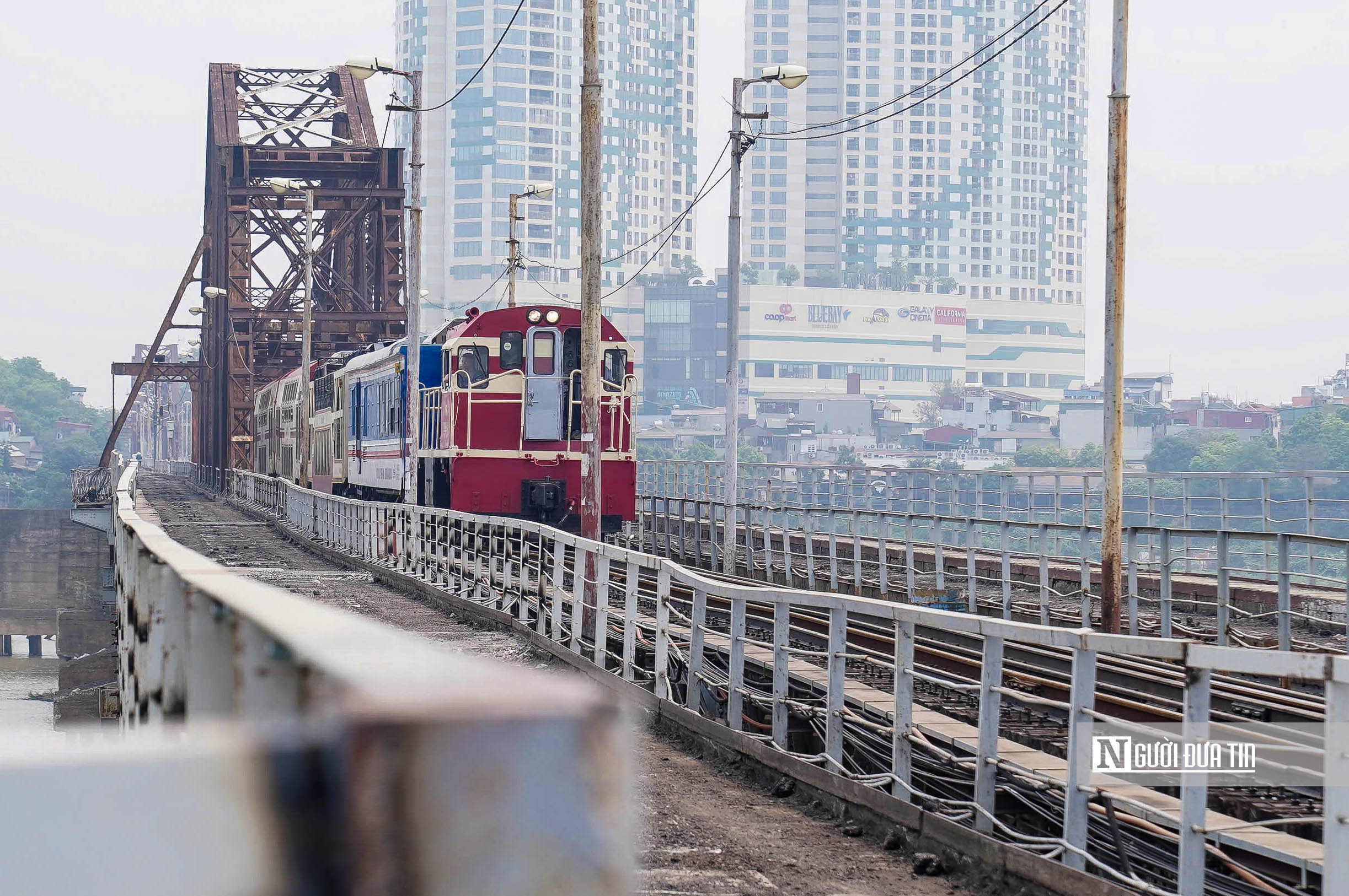 Cận cảnh sửa chửa cầu Long Biên - Ảnh 3.