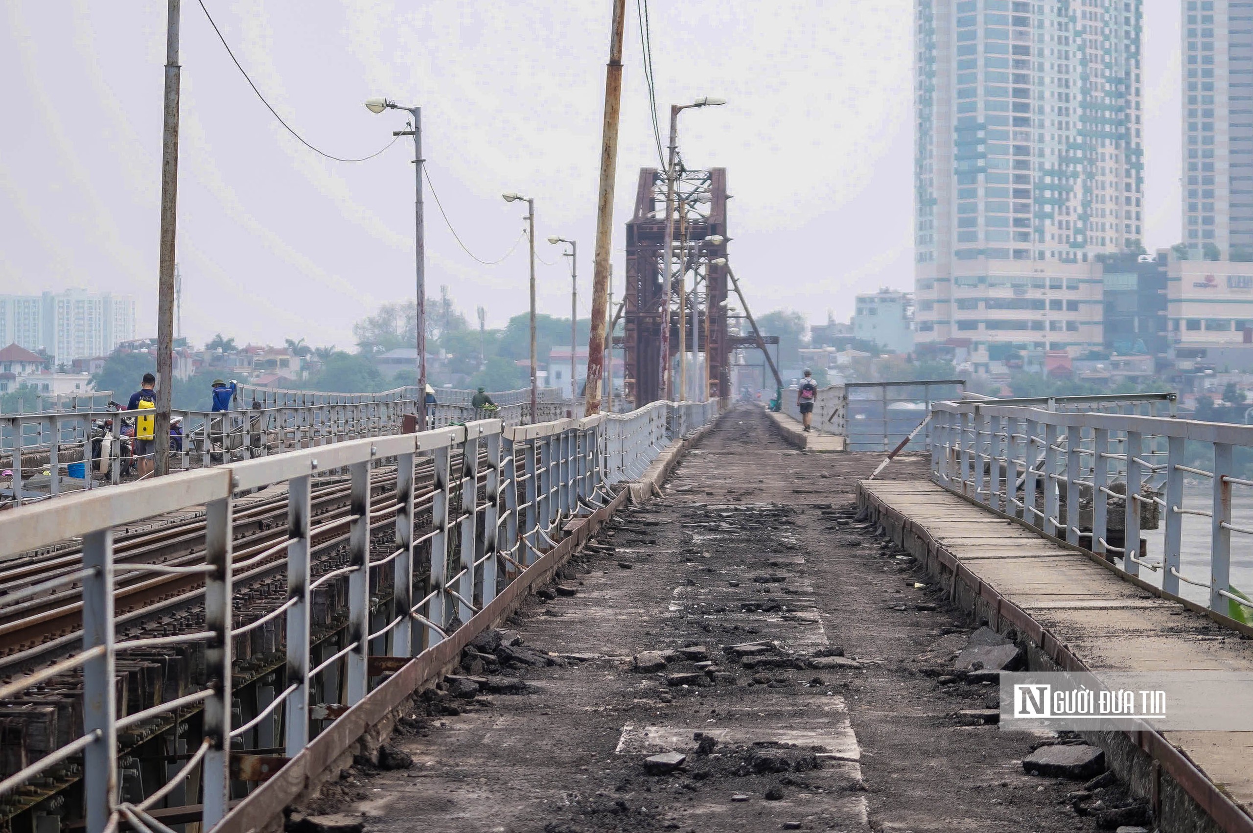 Cận cảnh sửa chửa cầu Long Biên - Ảnh 6.