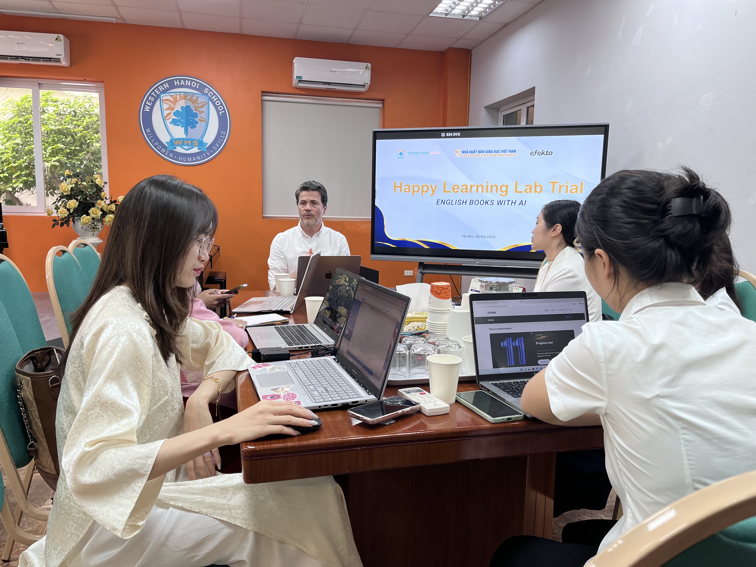 NXBGDVN kiểm thử mô hình dạy và học tiếng Anh bằng sách và AI- Ảnh 5. NXBGDVN kiểm thử mô hình dạy và học tiếng Anh bằng sách và AI- Ảnh 5.