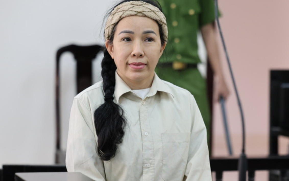 Vụ án liên quan bà Nguyễn Phương Hằng: Không chấp nhận yêu cầu hoãn tòa của bị cáo Đinh Lan- Ảnh 2. Vụ án liên quan bà Nguyễn Phương Hằng: Không chấp nhận yêu cầu hoãn tòa của bị cáo Đinh Lan- Ảnh 2.