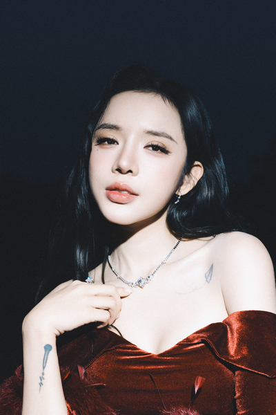 "Mỹ nh&acirc;n c&oacute; v&ograve;ng eo ảo nhất Vbiz" bầm dập trầy trụa g&acirc;y x&ocirc;n xao - Ảnh 9.