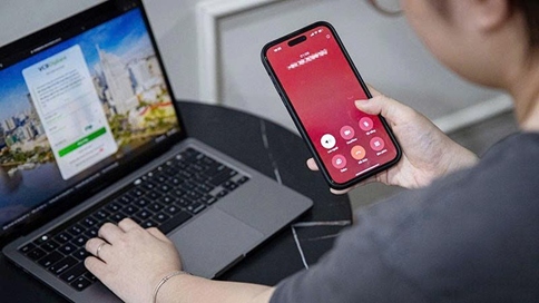 Cảnh gi&aacute;c chi&ecirc;u tr&ograve; tạo dựng t&igrave;nh cảm rồi chiếm đoạt t&agrave;i khoản ng&acirc;n h&agrave;ng- Ảnh 1.