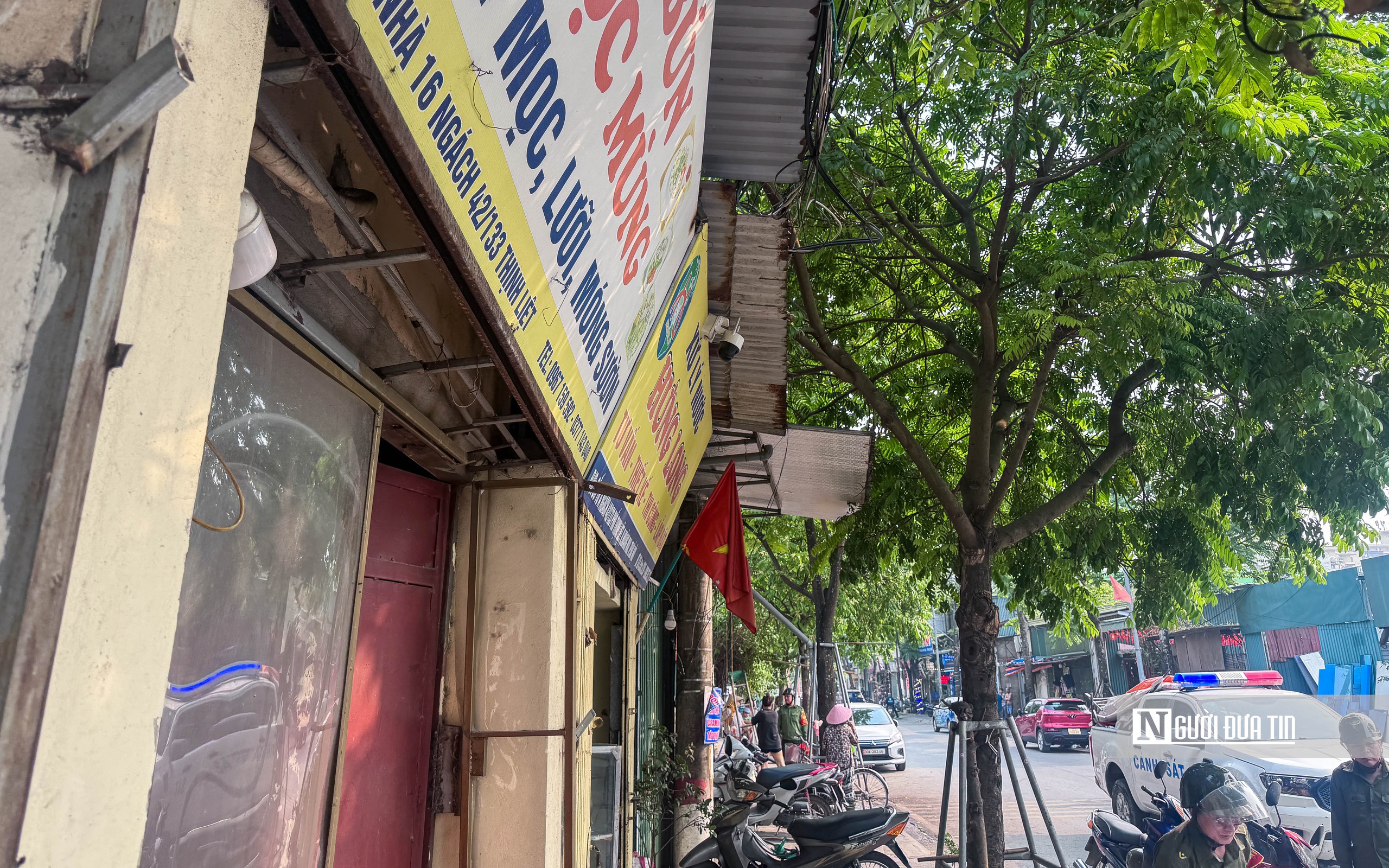 Công an Hà Nội kiên quyết lập lại trật tự đô thị- Ảnh 13. Công an Hà Nội kiên quyết lập lại trật tự đô thị- Ảnh 13.