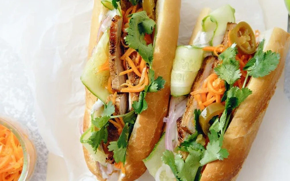 Th&ocirc;ng tin mới nhất vụ 63 người ngộ độc b&aacute;nh m&igrave; ở Nghệ An - Ảnh 2.