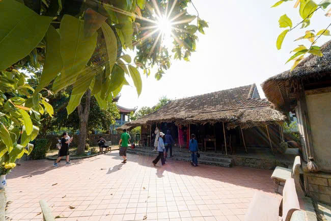 Người dân xúc động khi đến thăm ngôi nhà tuổi thơ của Đại tướng Võ Nguyên Giáp- Ảnh 3.