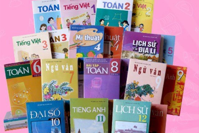 Mỗi m&ugrave;a khai giảng bớt một nỗi lo: S&aacute;ch gi&aacute;o khoa giảm gi&aacute; s&acirc;u, học sinh sắp được d&ugrave;ng miễn ph&iacute;- Ảnh 1.