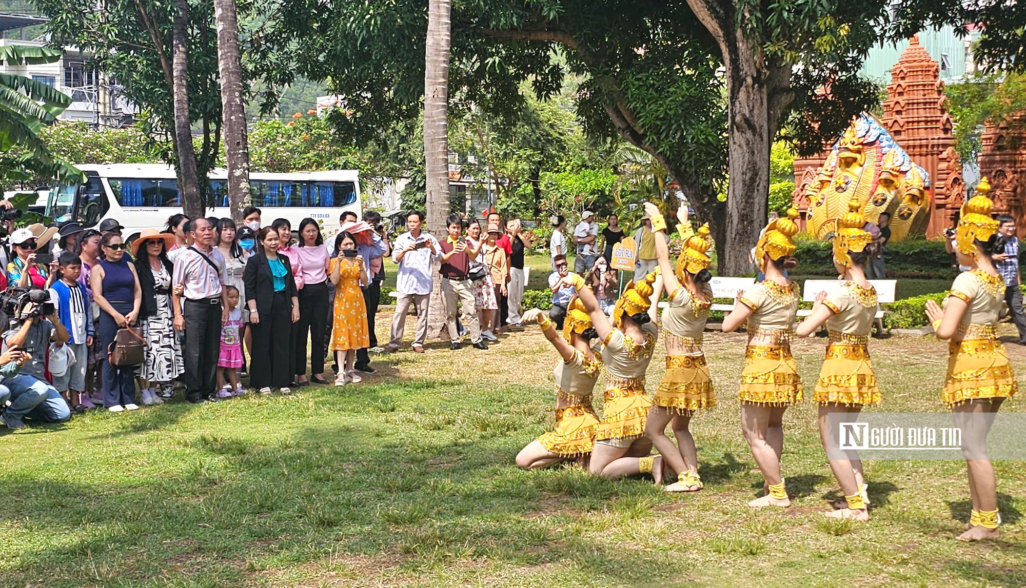 "Bệ ph&oacute;ng" Năm du lịch Quốc gia cho gia lai (Kỳ 2): K&iacute;ch hoạt "mỏ v&agrave;ng mềm"- Ảnh 14.