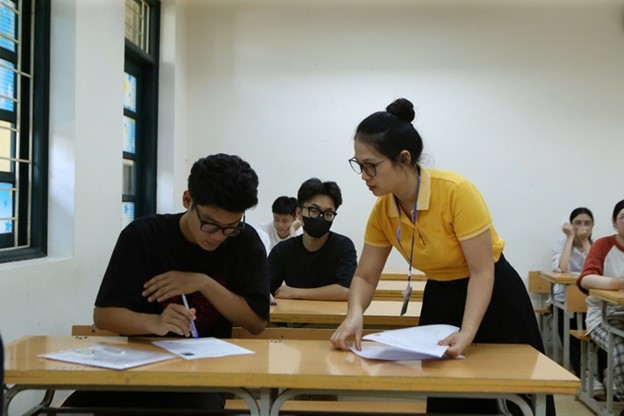 Từ 15/ 5, th&ocirc;ng tư mới về dạy th&ecirc;m ch&iacute;nh thức &aacute;p dụng, gi&aacute;o vi&ecirc;n cần lưu &yacute; - Ảnh 1.