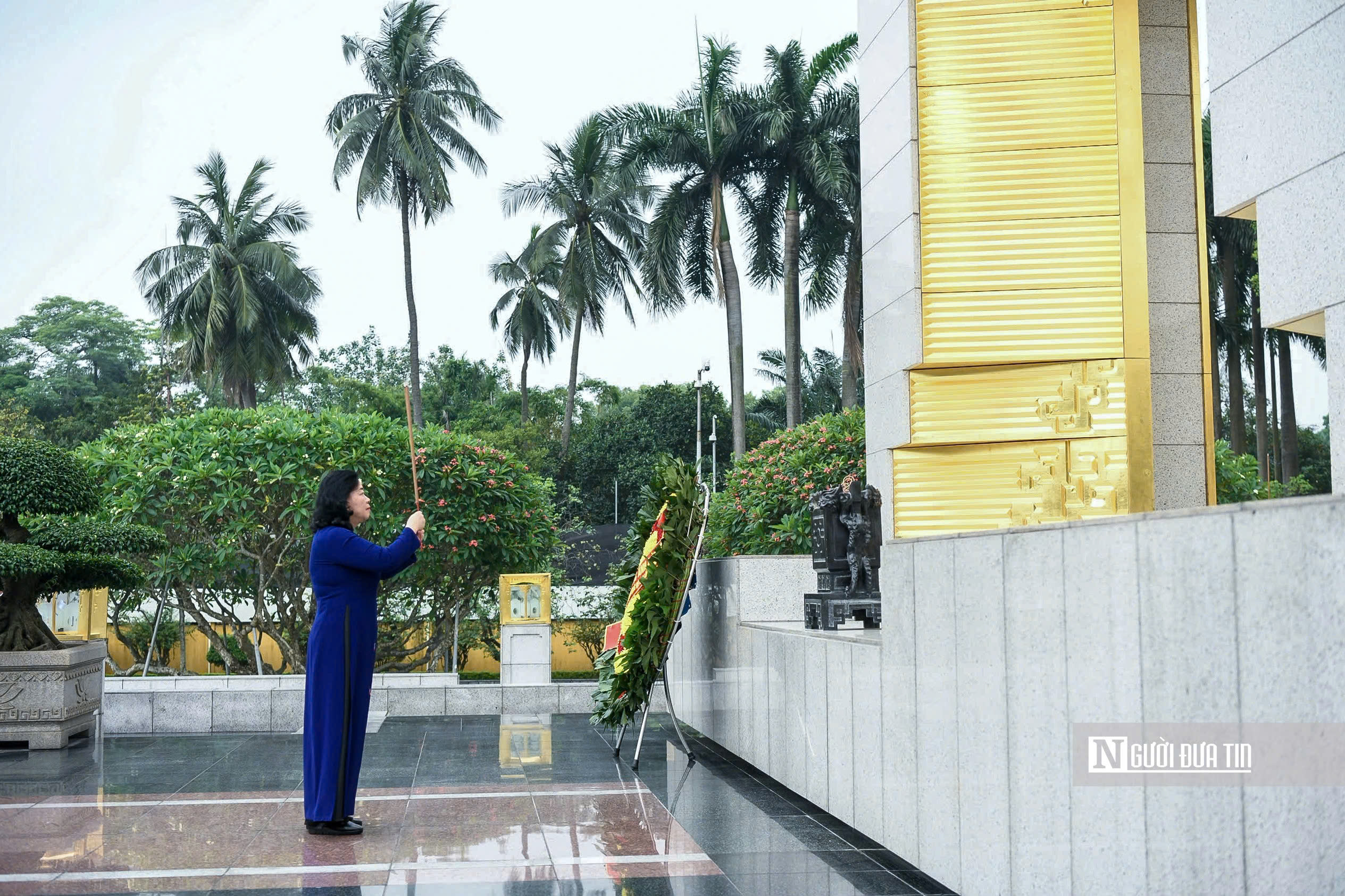 Đoàn đại biểu dự Đại hội MTTQ Việt Nam lần thứ XI vào Lăng viếng Chủ tịch Hồ Chí Minh - Ảnh 9.