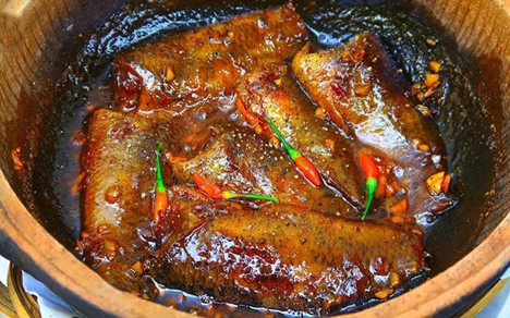 Loài cá ít thịt, nhiều xương nhưng nổi tiếng thơm ngon, gắn liền với ký ức tuổi thơ mỗi mùa mưa về - Ảnh 4.