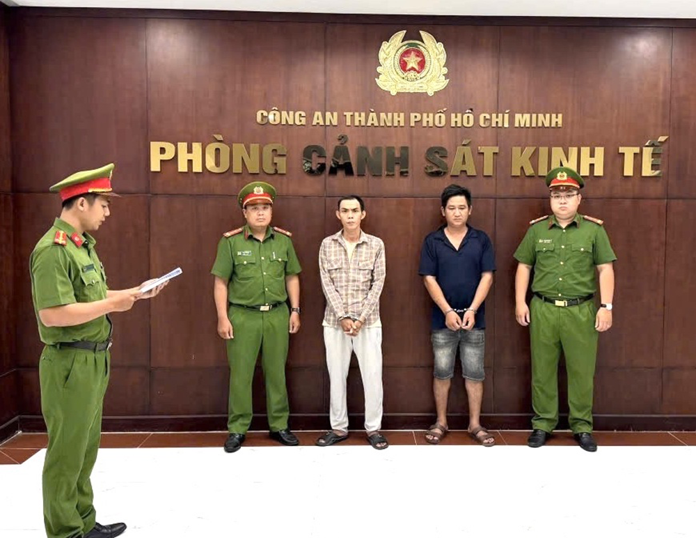 Dùng chất cấm biến thịt heo thành thịt bò, 2 đối tượng bị khởi tố- Ảnh 1.