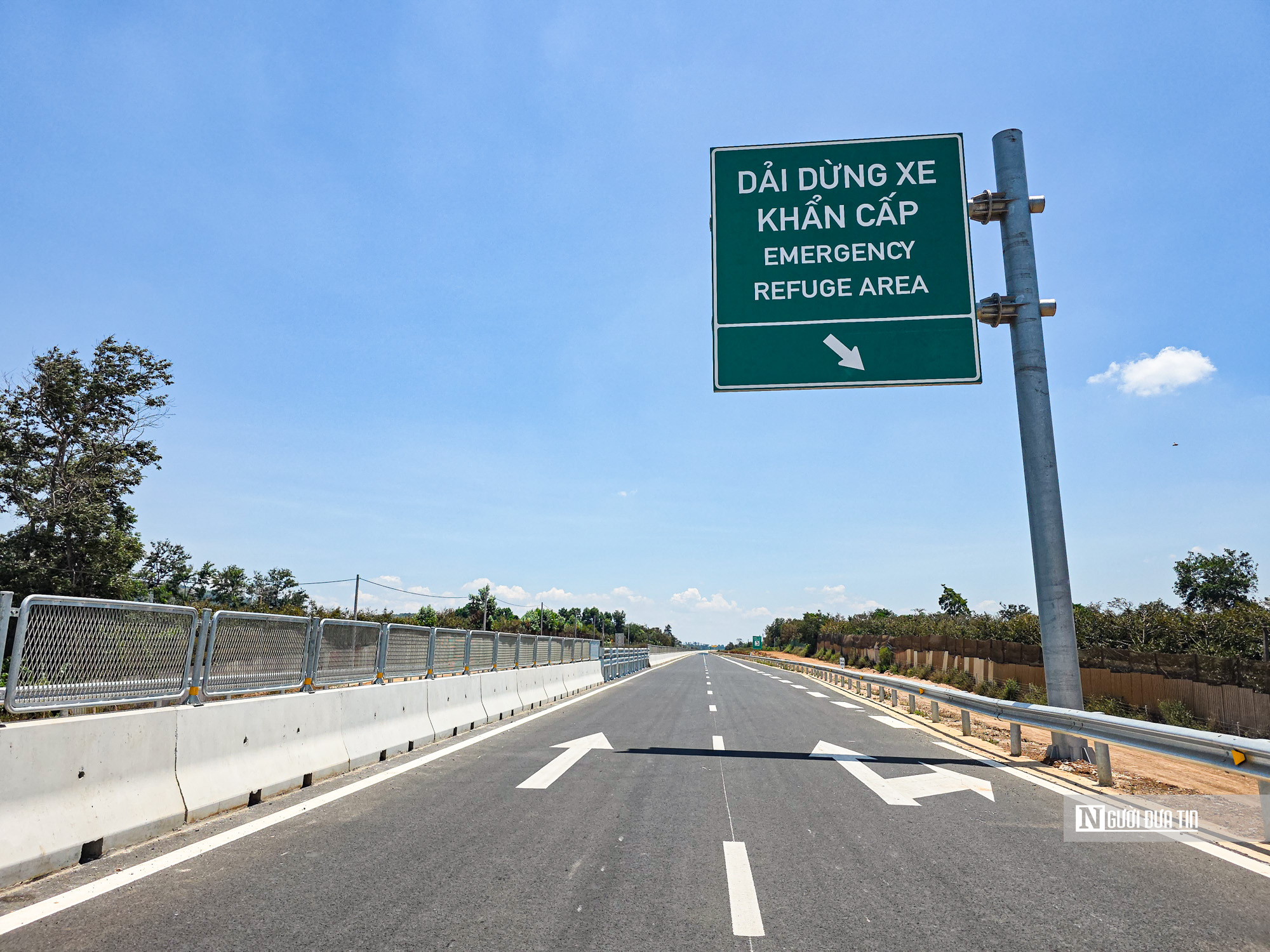 Cận cảnh đoạn cao tốc d&agrave;i nhất nối rừng &ndash; biển qua tỉnh Đắk Lắk sẽ khai th&aacute;c trong năm 2026- Ảnh 11.