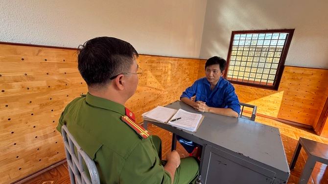 Bắt đối tượng lừa bán xe Meccedes giá rẻ, chiếm đoạt hơn 1,1 tỷ đồng- Ảnh 1.