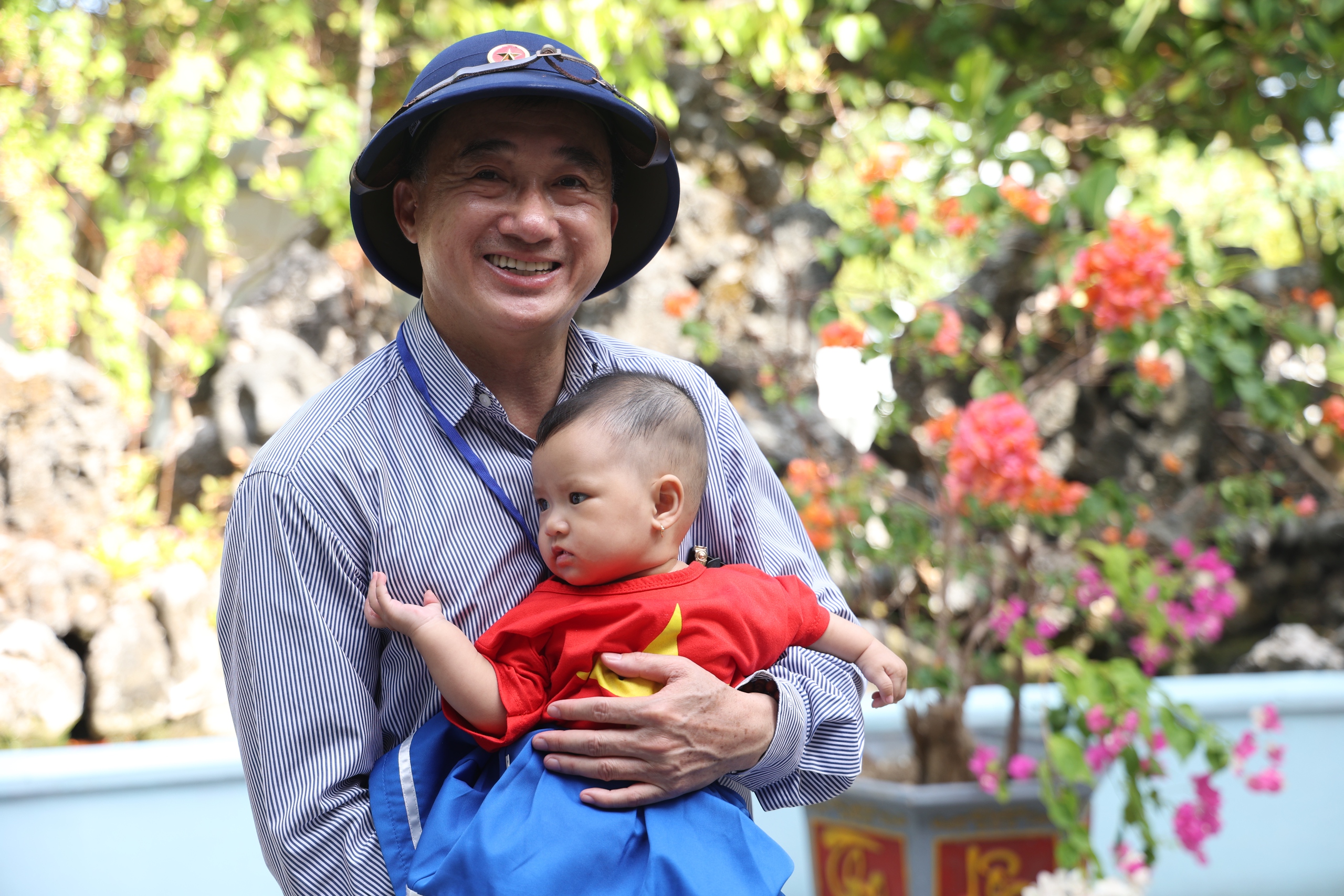Sẽ có chế độ đãi ngộ đặc thù cho lực lượng y tế tham gia công tác ở hải đảo- Ảnh 3.