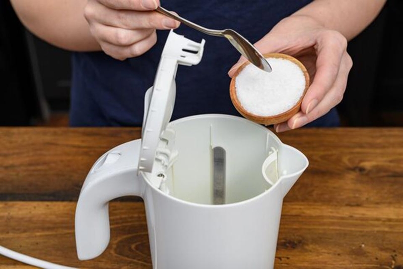 Cách loại bỏ cặn lắng trong ấm điện siêu sạch, siêu nhanh - Ảnh 2.