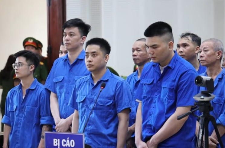 Bùi Đình Khánh quanh co, chối tội tại toà: “Không biết người bị bắn là công an”- Ảnh 1.