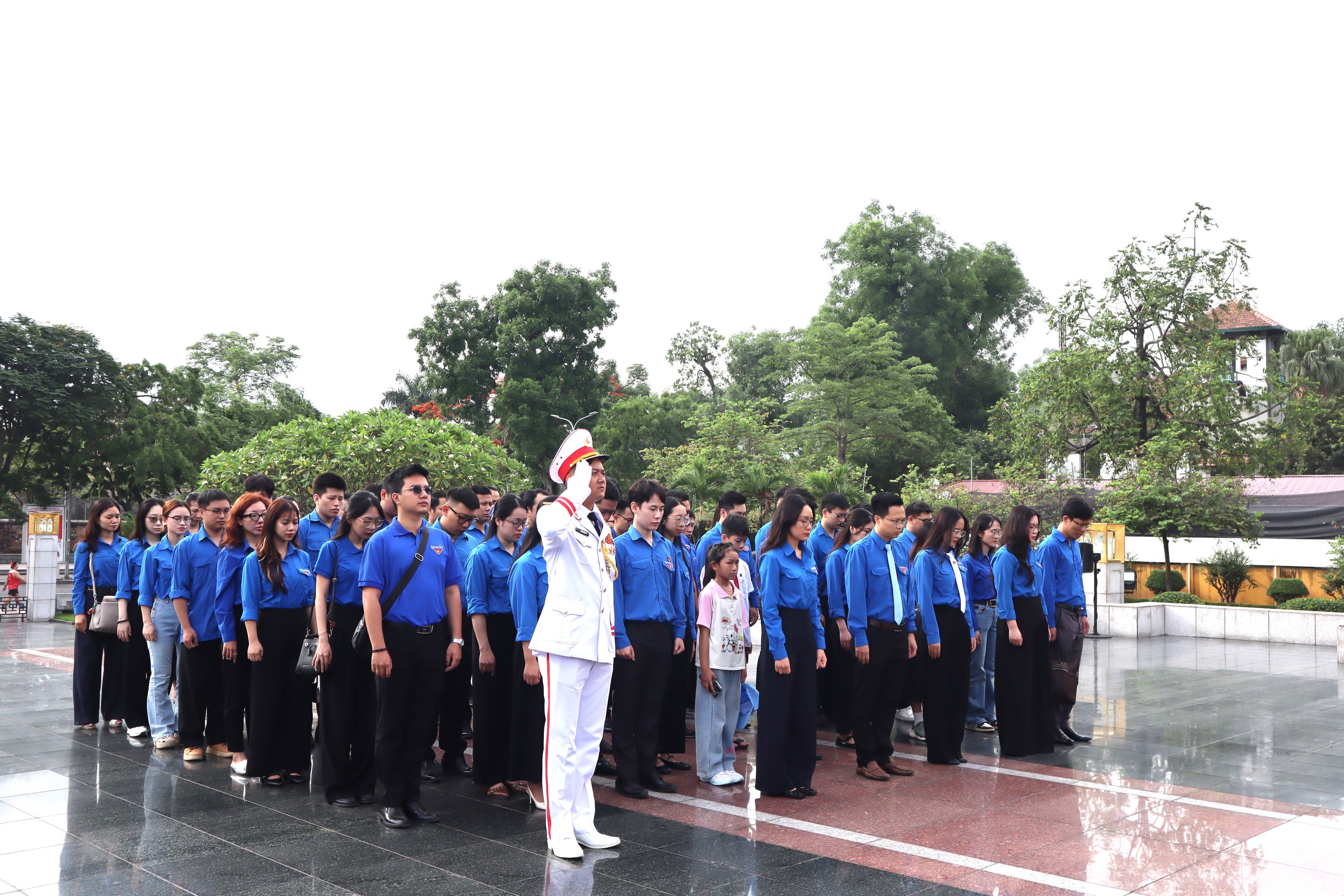 Tuổi trẻ sinh hoạt ch&iacute;nh trị kỷ niệm ng&agrave;y sinh Chủ tịch Hồ Ch&iacute; Minh- Ảnh 2.