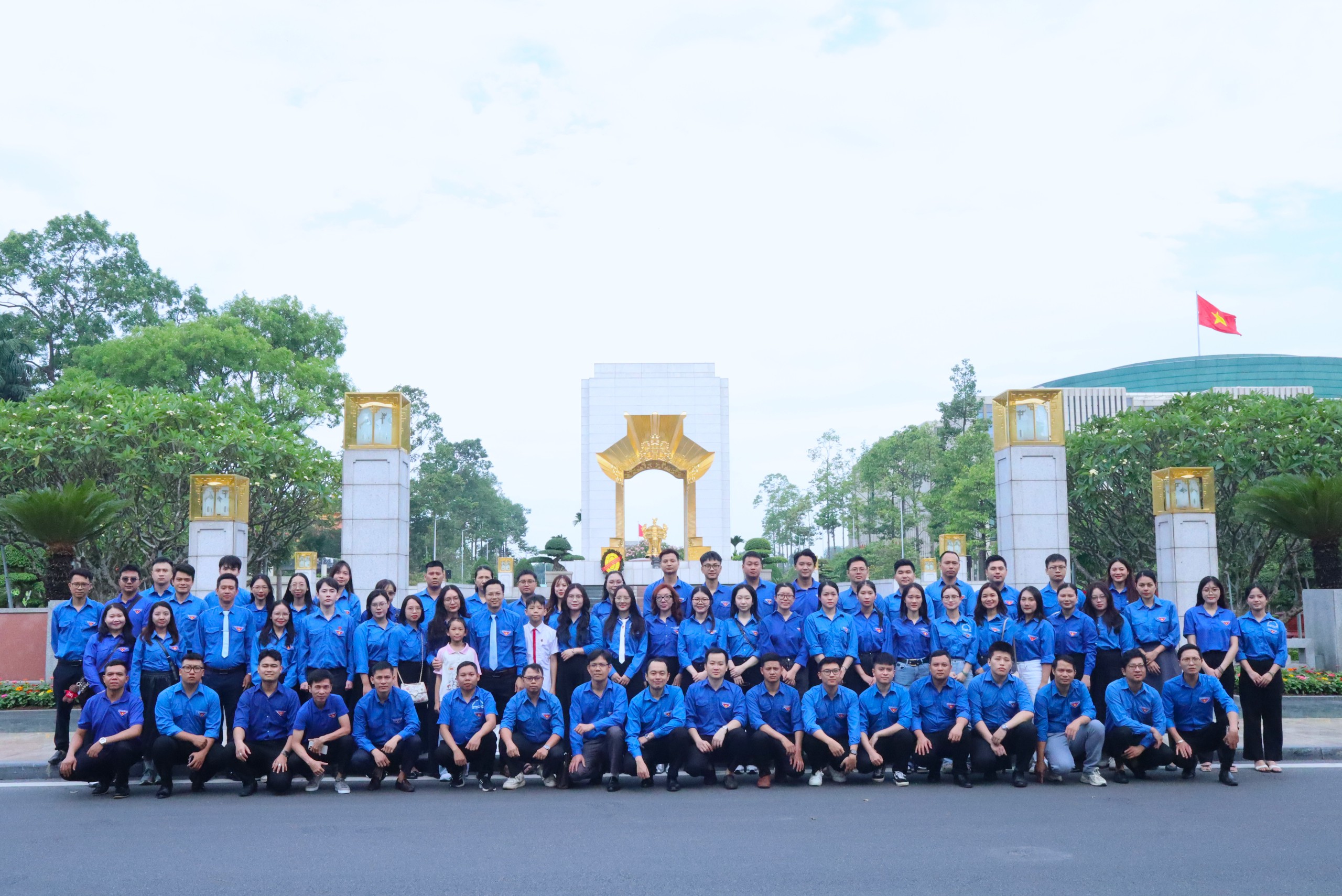 Tuổi trẻ sinh hoạt ch&iacute;nh trị kỷ niệm ng&agrave;y sinh Chủ tịch Hồ Ch&iacute; Minh- Ảnh 4.