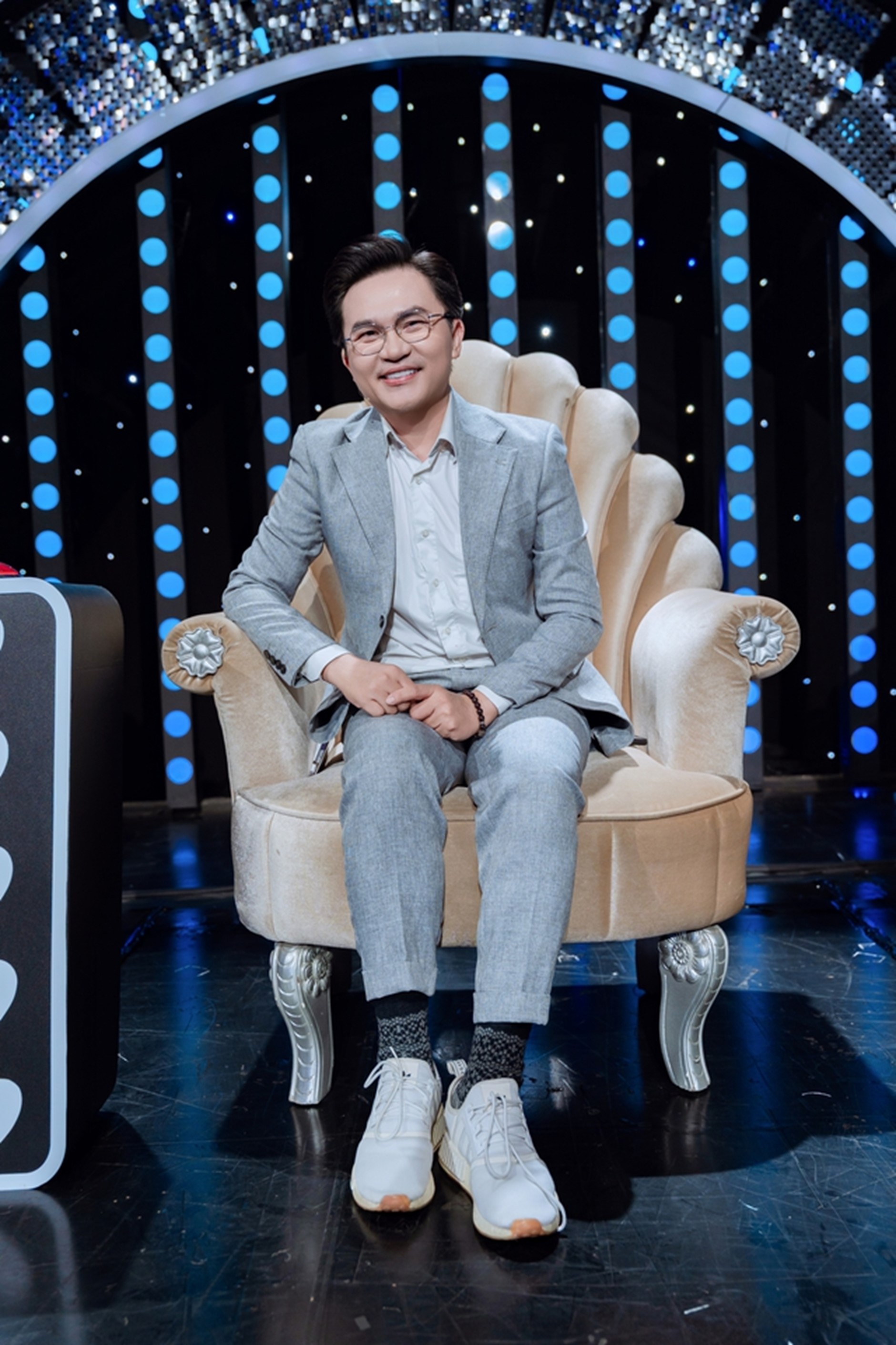 Nam MC điển trai tiết lộ bước ngoặt sau hơn 20 năm miệt mài làm nghề - Ảnh 2.