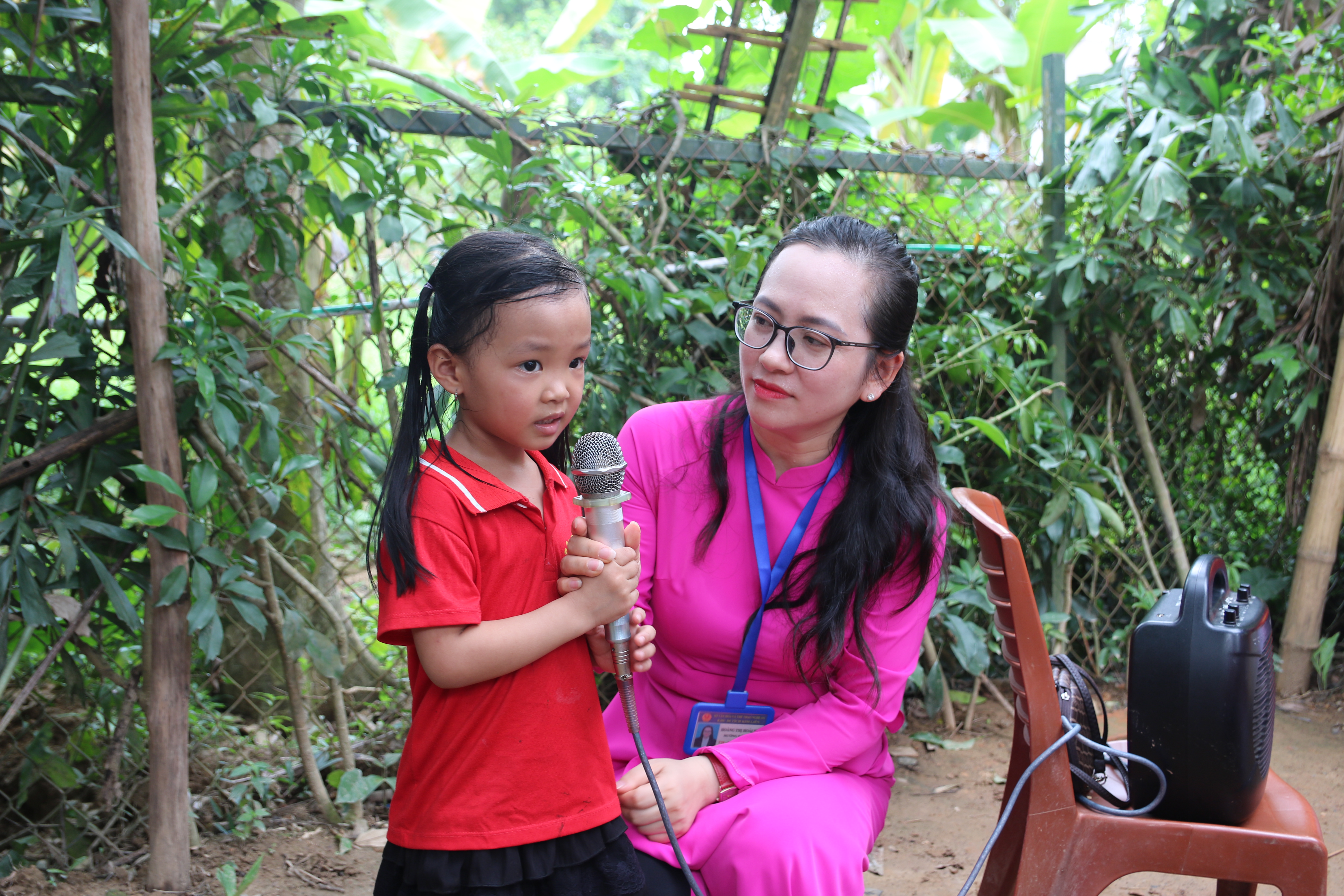 H&agrave;ng ngh&igrave;n học sinh x&uacute;c động, bồi hồi khi được về thăm qu&ecirc; B&aacute;c- Ảnh 5.
