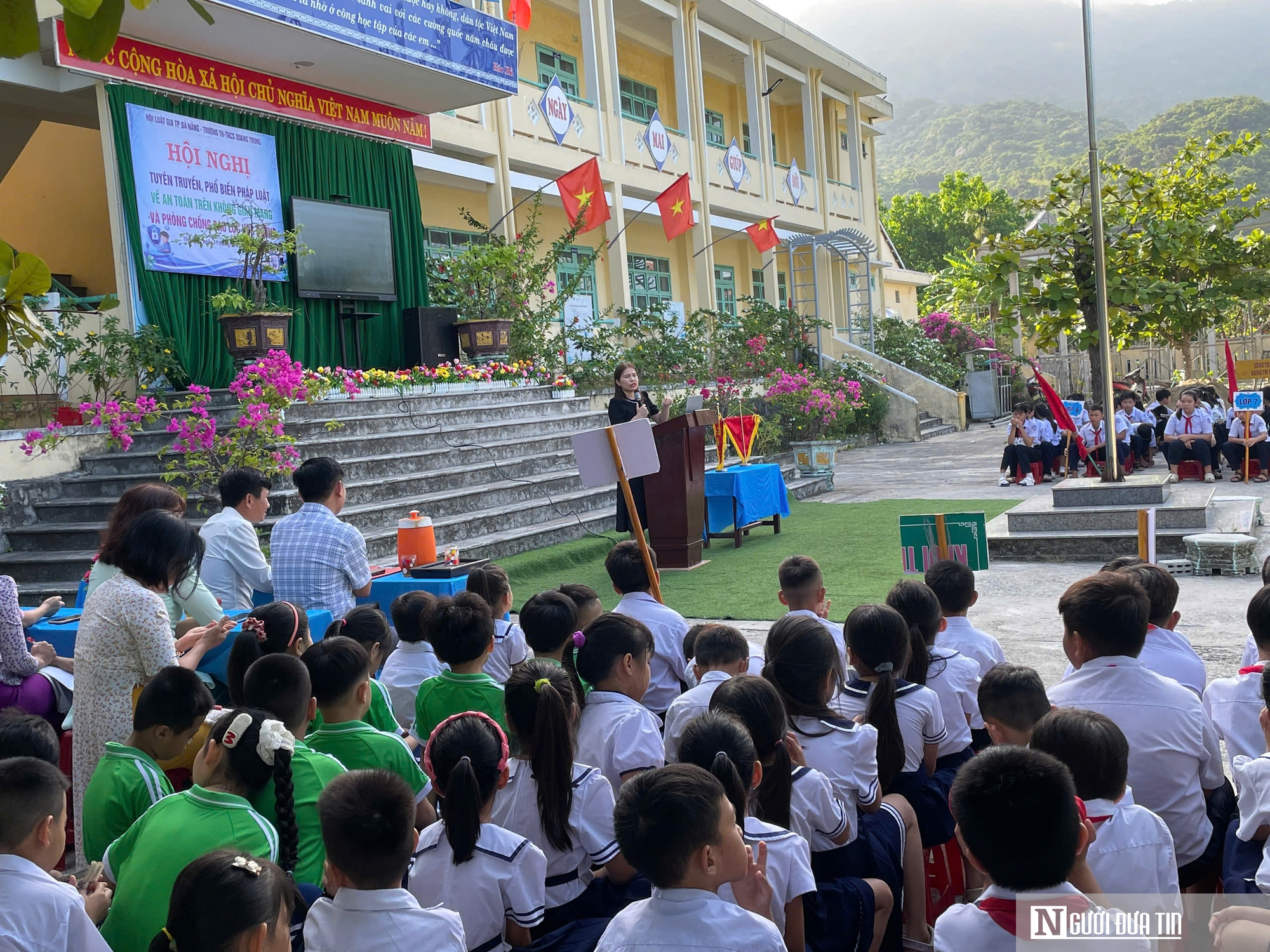 Đưa pháp luật học đường đến học sinh xã đảo ở Đà Nẵng- Ảnh 2. Đưa pháp luật học đường đến học sinh xã đảo ở Đà Nẵng- Ảnh 2.