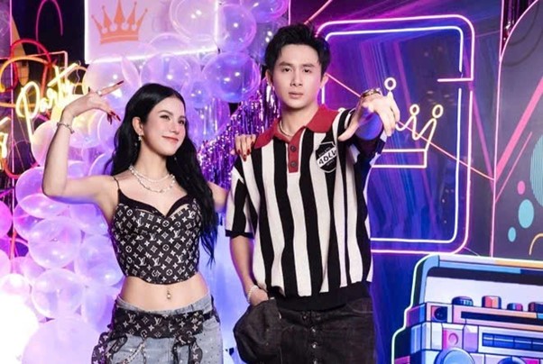 Cựu người mẫu Diệp L&acirc;m Anh v&agrave; bạn trai k&eacute;m 11 tuổi "t&igrave;nh tứ" giữa ng&agrave;y h&egrave;- Ảnh 3.