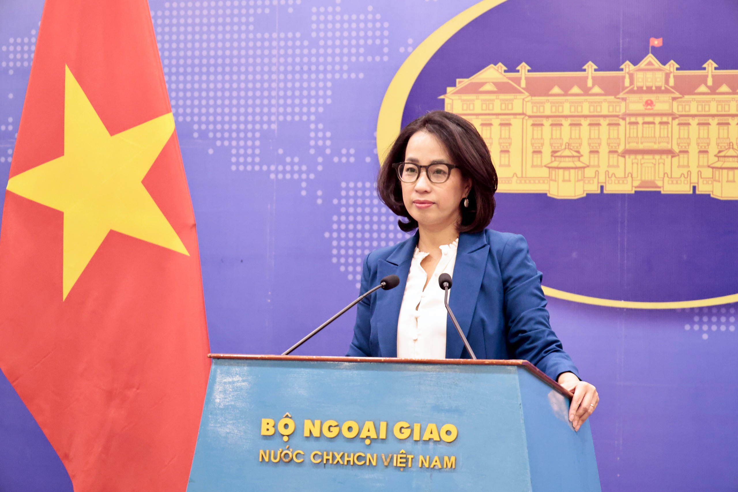 Cảnh giác trước lời mời chào ra nước ngoài 