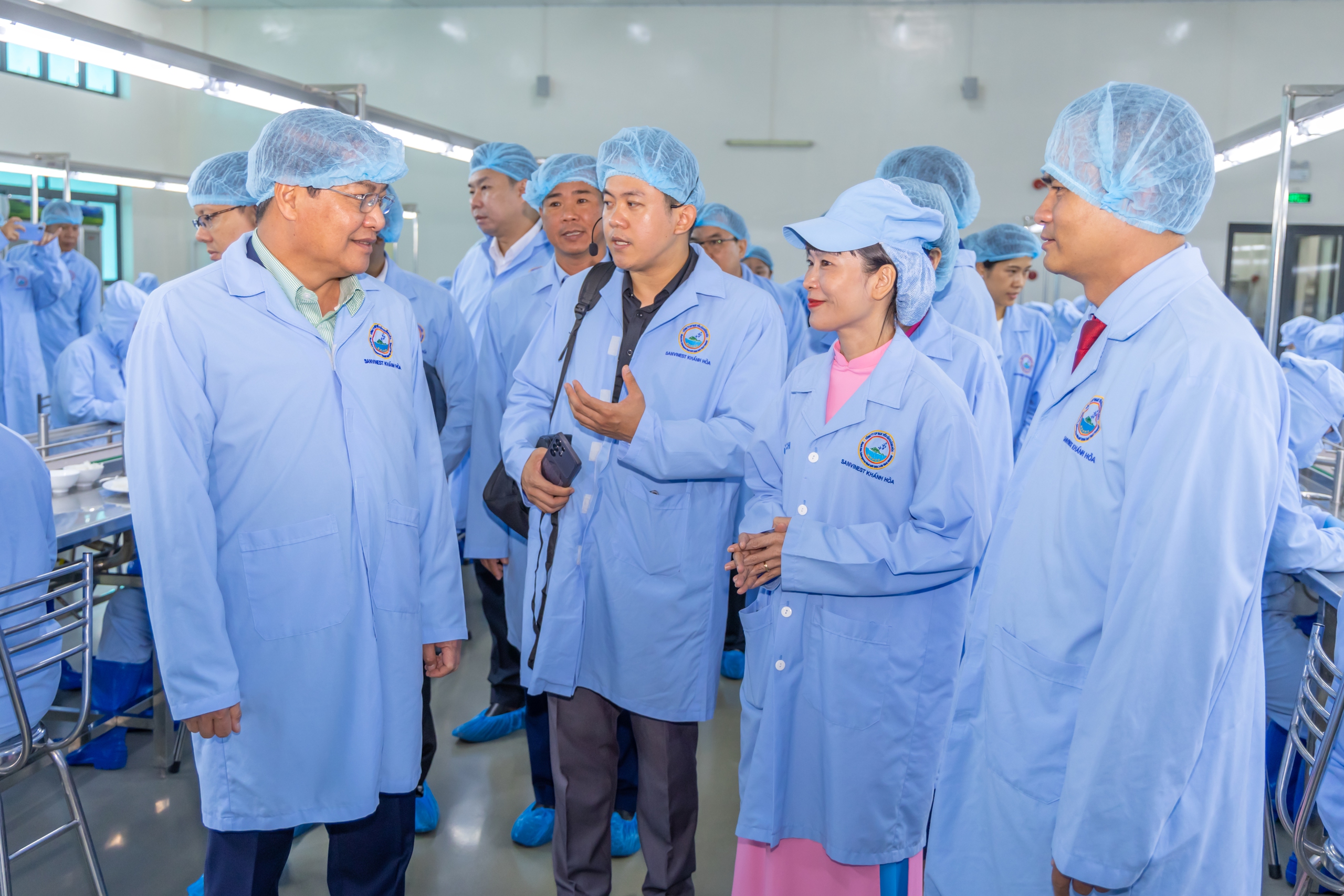 Đoàn Đại biểu cấp cao thủ đô Viêng Chăn (Lào) tham quan nhà máy CBNL yến sào SANVINEST Khánh Hòa - Ảnh 2.