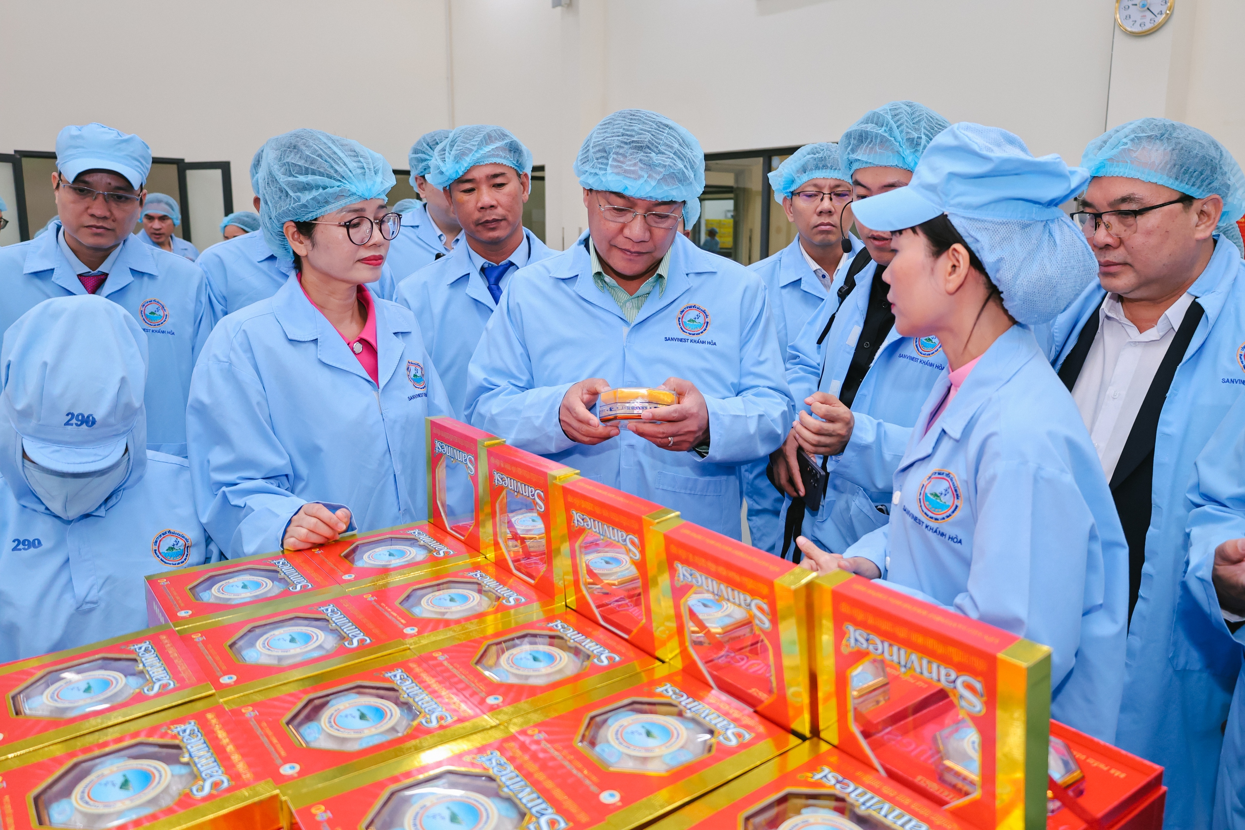 Đoàn Đại biểu cấp cao thủ đô Viêng Chăn (Lào) tham quan nhà máy CBNL yến sào SANVINEST Khánh Hòa - Ảnh 1.