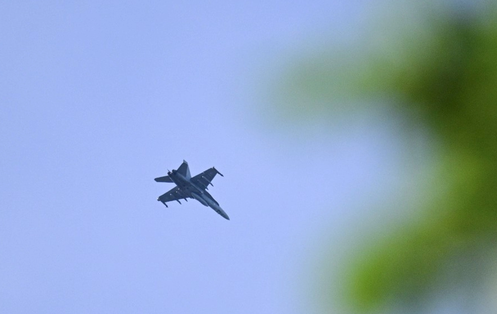Tiêm kích F/A-18 Phần Lan xuất kích ngăn chặn drone xâm nhập - Ảnh 1.