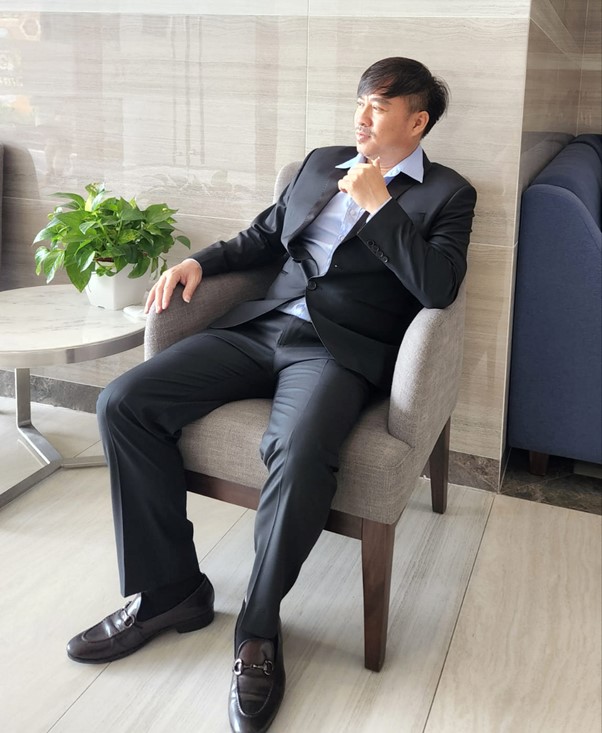 Nam ca sĩ d&ograve;ng nhạc bolero bị khởi tố về tội "X&acirc;m phạm quyền t&aacute;c giả, quyền li&ecirc;n quan" - Ảnh 1.