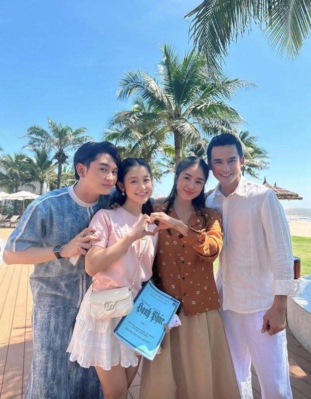 Diễn vi&ecirc;n L&ecirc; Phương bất ngờ c&oacute; th&ecirc;m "con g&aacute;i" 18 tuổi, nhan sắc xinh đẹp như Hoa hậu - Ảnh 3.