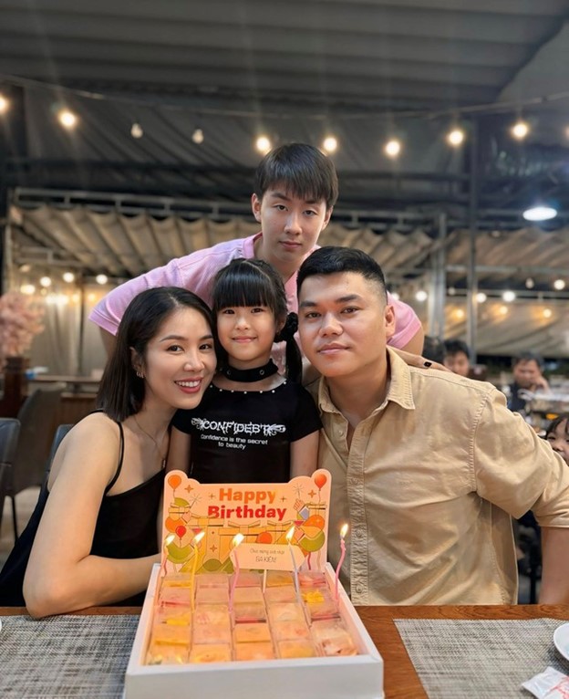 Diễn vi&ecirc;n L&ecirc; Phương bất ngờ c&oacute; th&ecirc;m "con g&aacute;i" 18 tuổi, nhan sắc xinh đẹp như Hoa hậu - Ảnh 4.