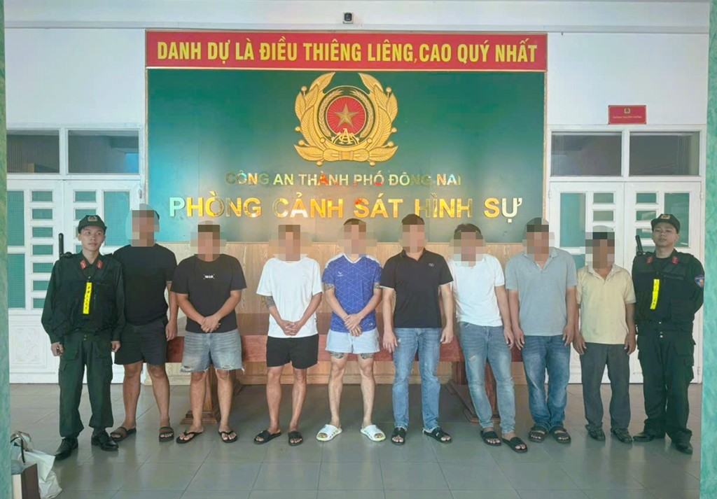 Triệt phá đường dây cá độ bóng đá giao dịch hơn 70 tỷ đồng mỗi tháng- Ảnh 1.