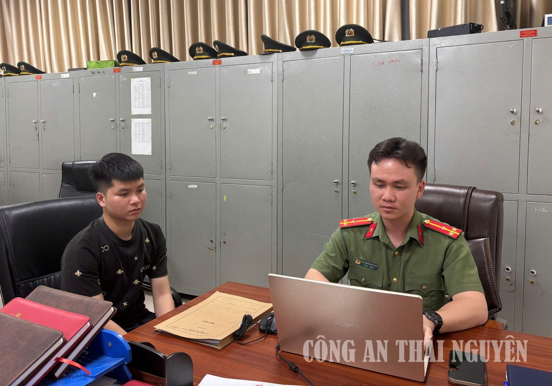 Nam thanh niên mạo danh sư thầy, mua tích xanh Facebook để lừa đảo- Ảnh 1.