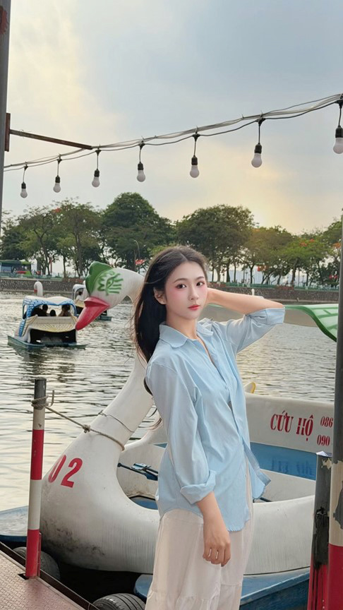 Nhan sắc dịu dàng của "Hotgirl bóng đá" khiến "500 anh em" gục ngã - Ảnh 7.