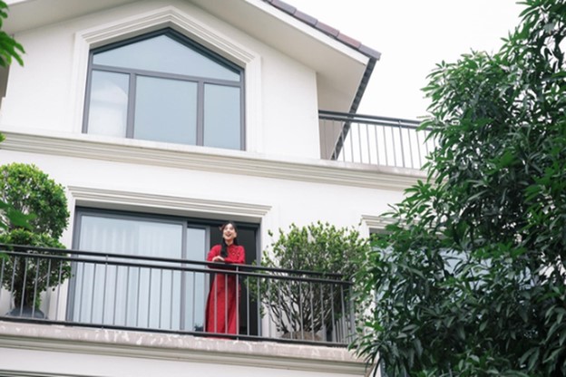 Cuộc sống giàu sang của mỹ nhân VTV: Nghỉ việc ngay khi cưới thiếu gia kém tuổi, hạ sinh quý tử cho gia tộc- Ảnh 7.