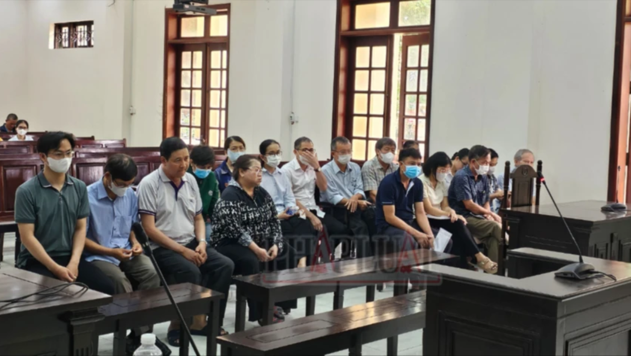 Xét xử vụ chạy bệnh án tâm thần chấn động tại Biên Hòa: Hé lộ những “lá bùa” trốn tội - Ảnh 1.