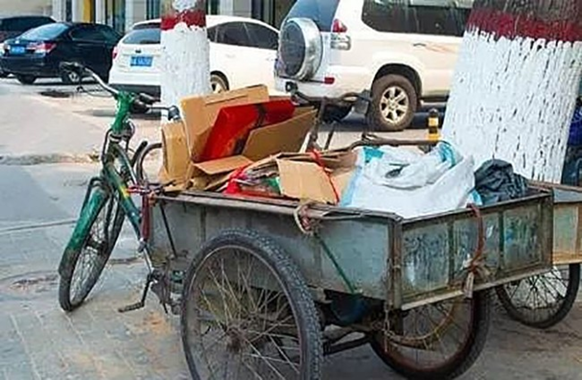 Từng nhặt rác mưu sinh, 8 năm sau bước lên hàng tỷ phú: Hành trình khó tin của người đàn ông 33 tuổi - Ảnh 2.