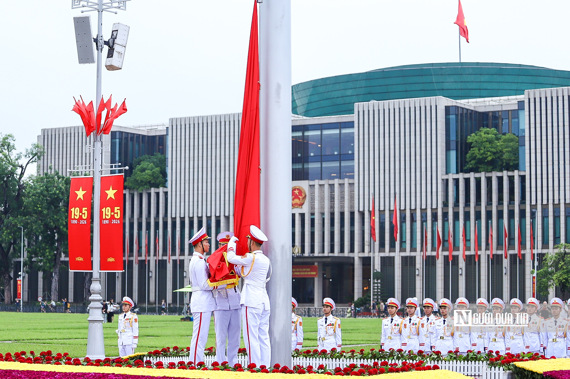 Trang nghiêm nghi lễ thượng cờ kỷ niệm 136 năm ngày sinh Chủ tịch Hồ Chí Minh- Ảnh 5. Trang nghiêm nghi lễ thượng cờ kỷ niệm 136 năm ngày sinh Chủ tịch Hồ Chí Minh- Ảnh 5.