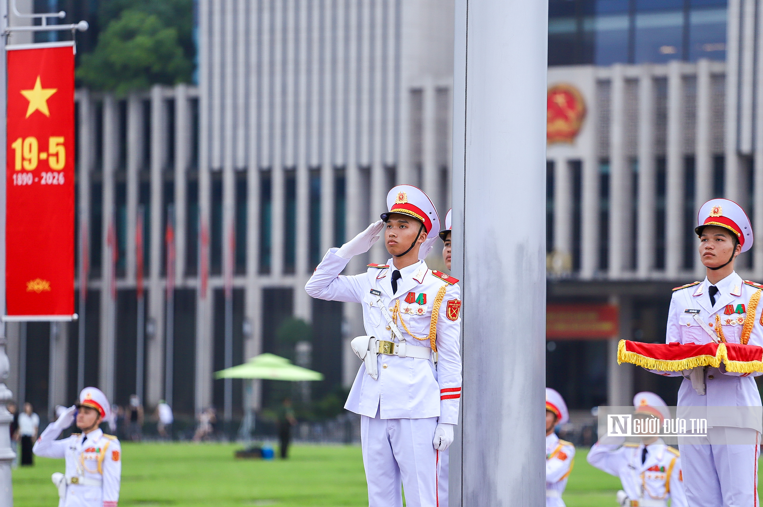 Trang nghiêm nghi lễ thượng cờ kỷ niệm 136 năm ngày sinh Chủ tịch Hồ Chí Minh- Ảnh 9. Trang nghiêm nghi lễ thượng cờ kỷ niệm 136 năm ngày sinh Chủ tịch Hồ Chí Minh- Ảnh 9.