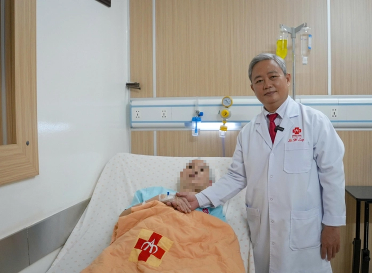 Chỉ một cú ngã xe đạp, người phụ nữ 