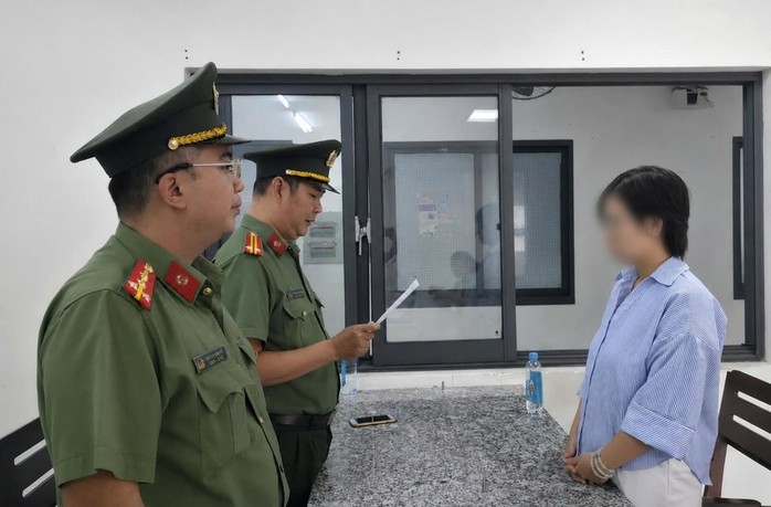 Bắt quả tang trường hợp thuê người thi hộ tiếng Anh để hoàn tất bằng thạc sĩ - Ảnh 2.