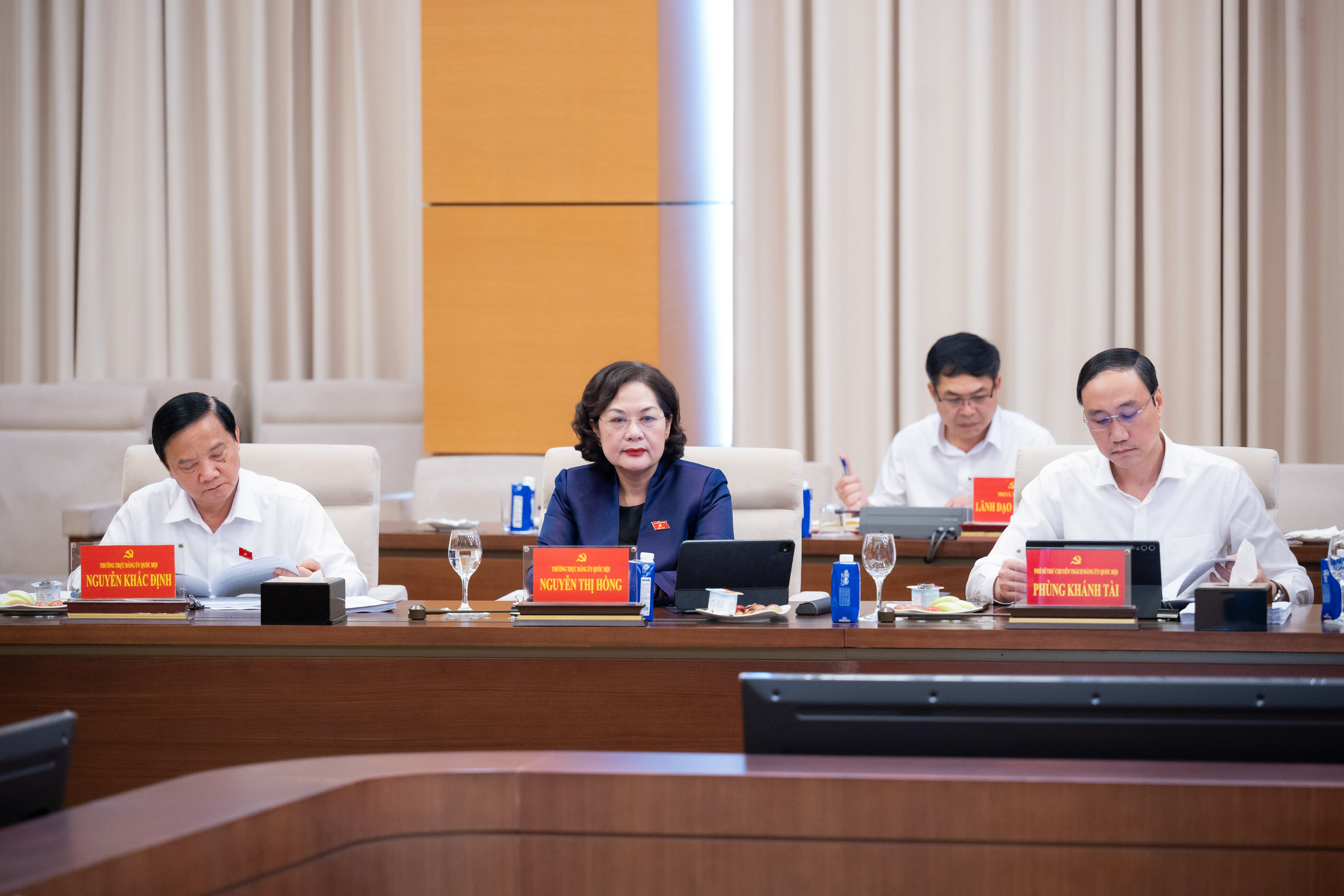 Ban Thường vụ Đảng ủy Quốc hội xem xét, cho ý kiến về công tác cán bộ - Ảnh 3.