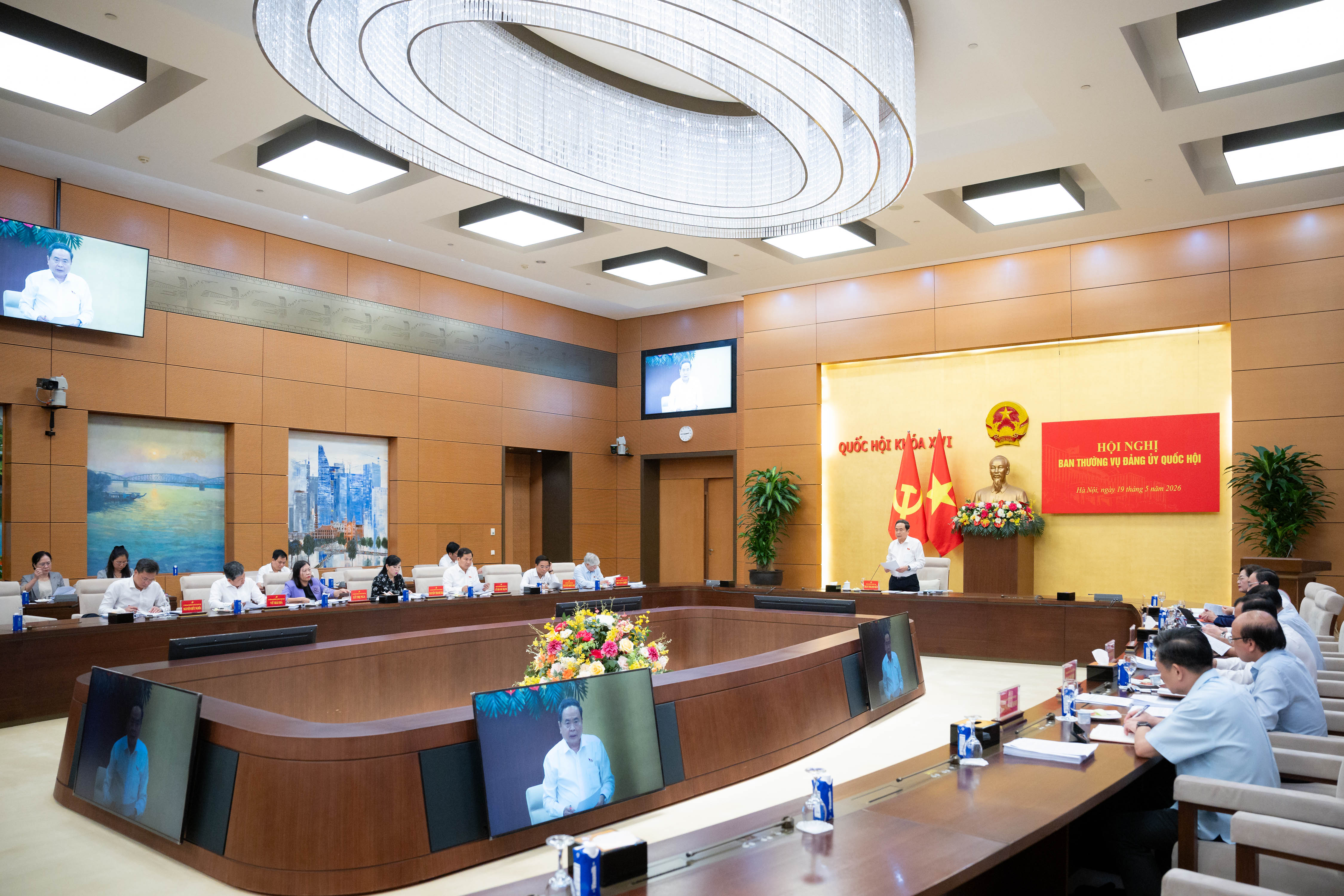 Ban Thường vụ Đảng ủy Quốc hội xem xét, cho ý kiến về công tác cán bộ - Ảnh 2.