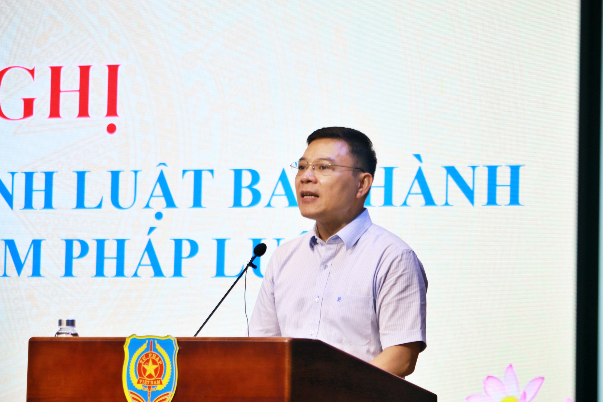 Hạn chế lạm dụng thủ tục rút gọn trong xây dựng pháp luật- Ảnh 2. Hạn chế lạm dụng thủ tục rút gọn trong xây dựng pháp luật- Ảnh 2.