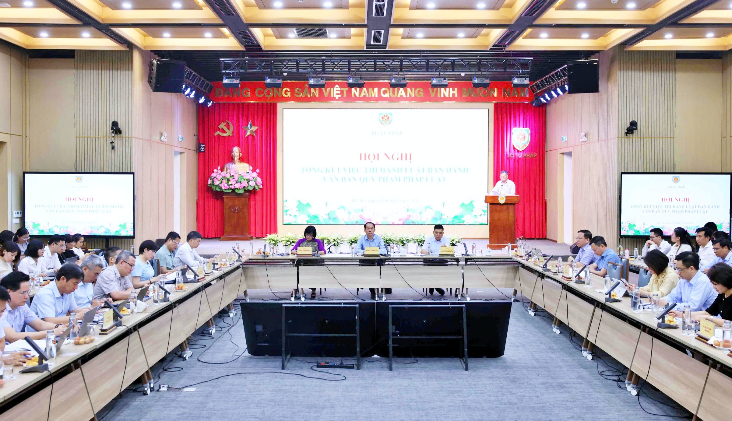 Hạn chế lạm dụng thủ tục rút gọn trong xây dựng pháp luật- Ảnh 1. Hạn chế lạm dụng thủ tục rút gọn trong xây dựng pháp luật- Ảnh 1.